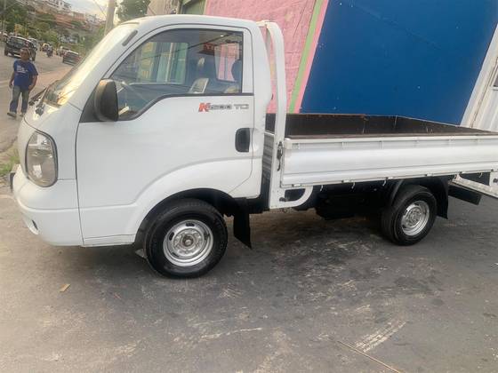 KIA BONGO 2.5 K-2500 4X2 CS TURBO DIESEL 2P MANUAL KIA BONGO 2.5 K-2500 4X2 CS TURBO DIESEL 2P MANUAL